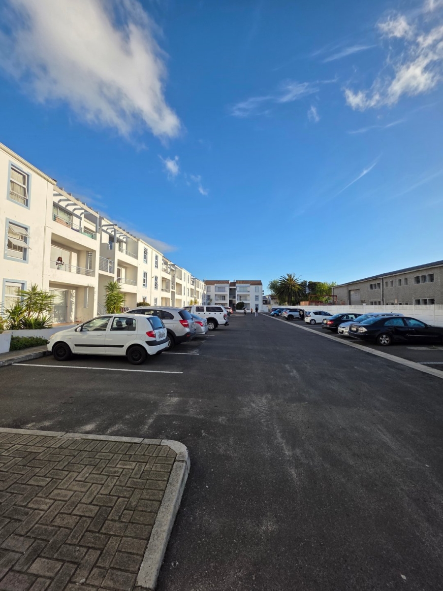 2 Bedroom Property for Sale in Lansdowne Western Cape